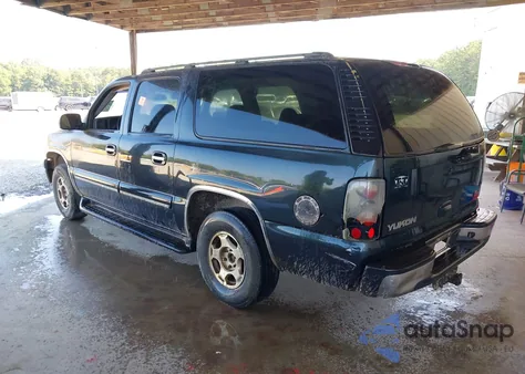 2004 Chevrolet Suburban 1500 Ls z USA, uszkodzony, nr VIN 1GNEC16Z94J125689